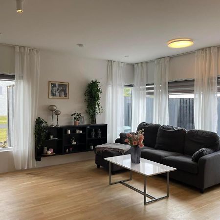 Spacious 3Br Condo Near Blue Lagoon 15M Airport 9M Njarthvik Екстер'єр фото